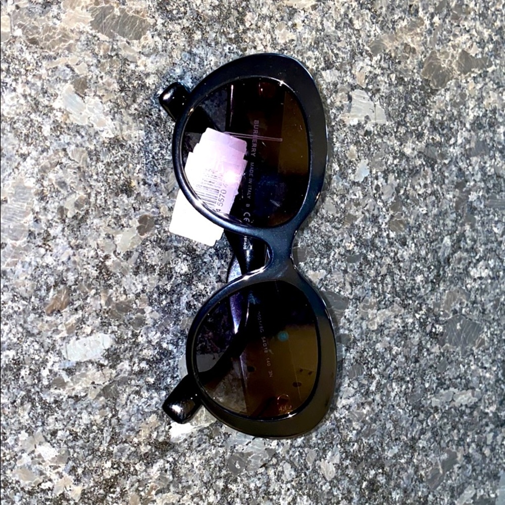 Women Burberry sunglasses